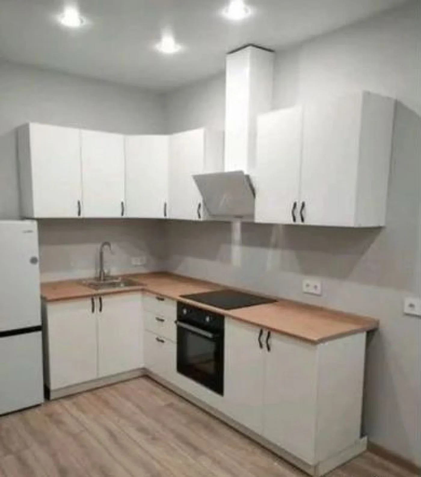 Угловая кухня маленькая на заказ с доставкой и установкой