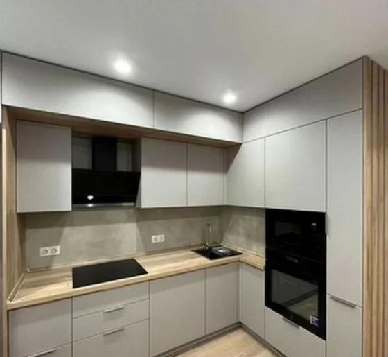Кухня на заказ 180x60x200 см светлые матовые фасады